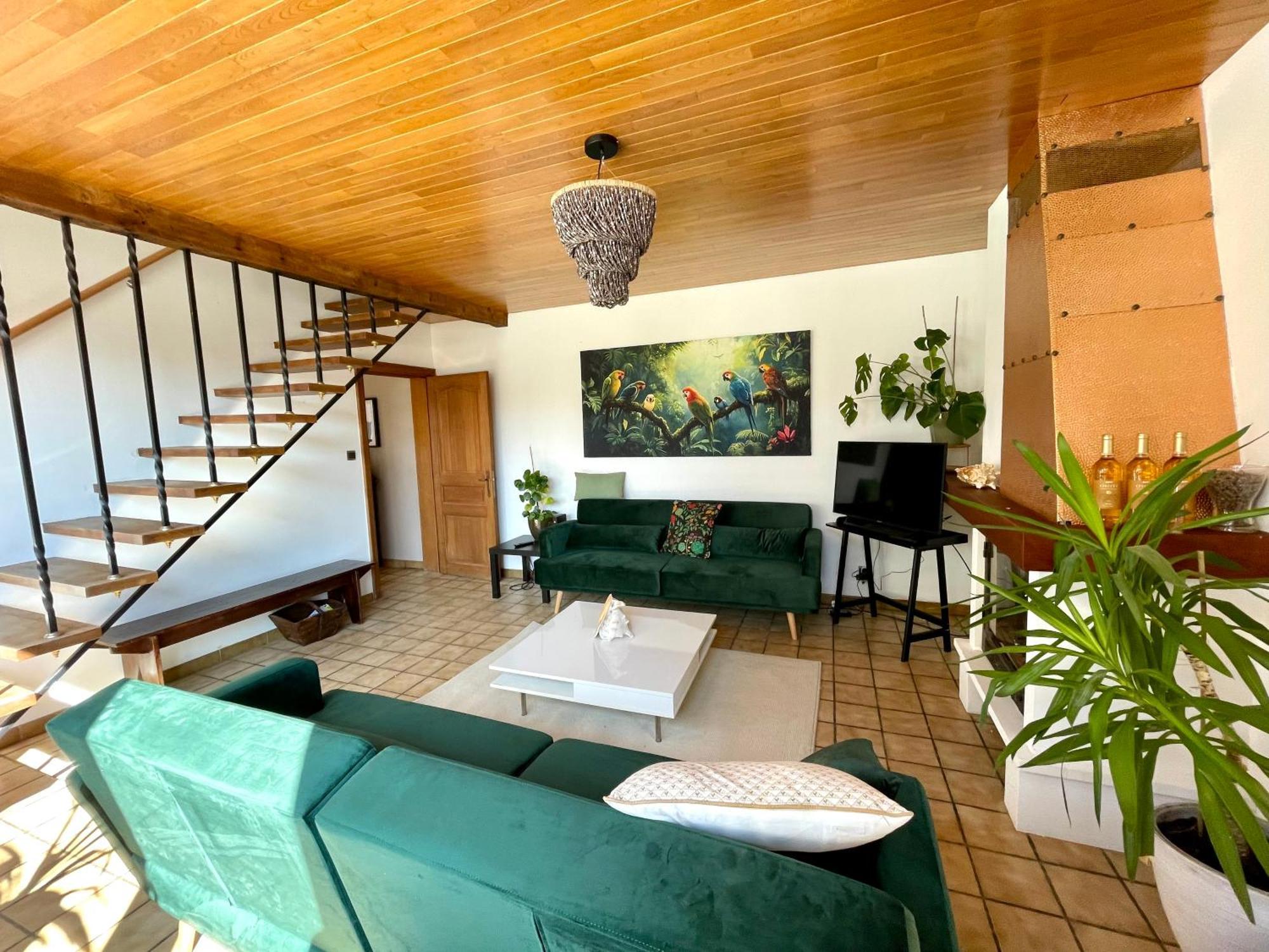 فيرتون Homestay Villa O المظهر الخارجي الصورة